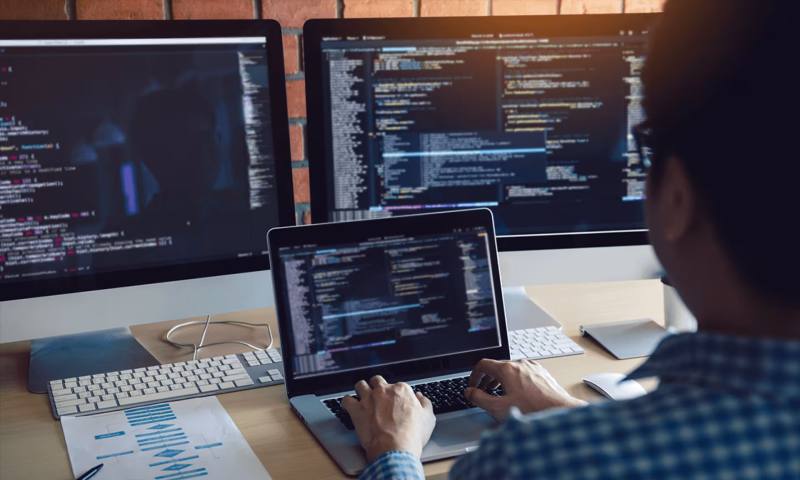 数据科学选型:R与Python如何赋能漳平市网站建设?